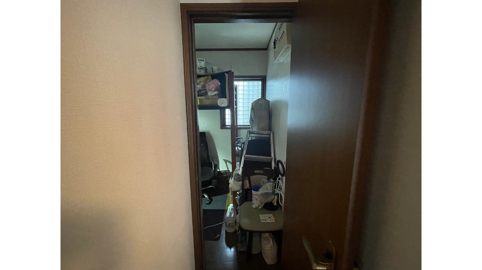 納戸の扉を開いた画像