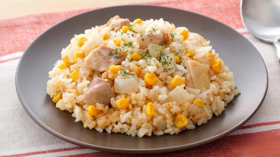 炊飯器で鶏肉のコーンバターピラフ