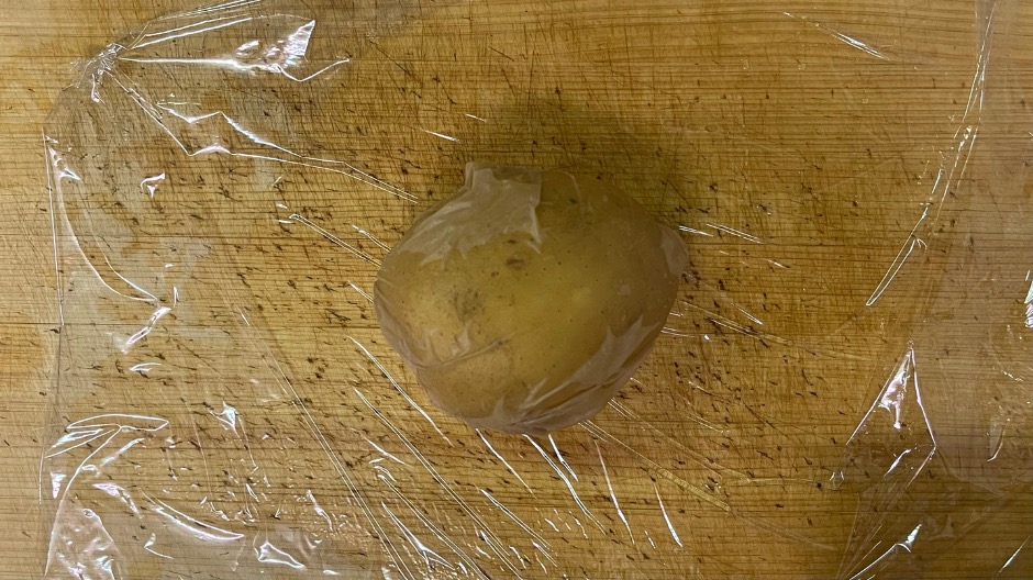 サランラップで包む